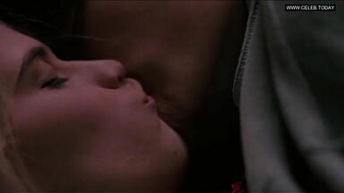 Kristy Swanson and Jennifer Connelly in Higher Learning