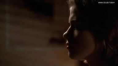 Kristy Swanson and Jennifer Connelly in Higher Learning