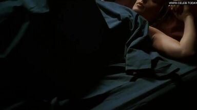 Kristy Swanson and Jennifer Connelly in Higher Learning