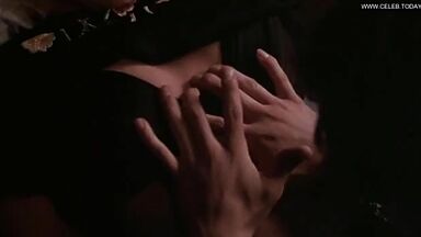 Kristy Swanson and Jennifer Connelly in Higher Learning