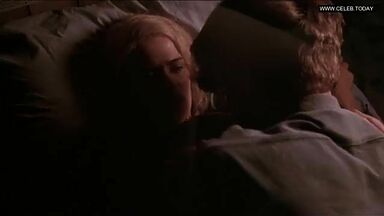 Kristy Swanson and Jennifer Connelly in Higher Learning