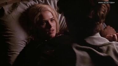 Kristy Swanson and Jennifer Connelly in Higher Learning