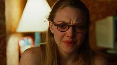 Megan Fox Amanda Seyfried kissing scene