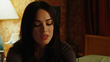 Megan Fox Amanda Seyfried kissing scene