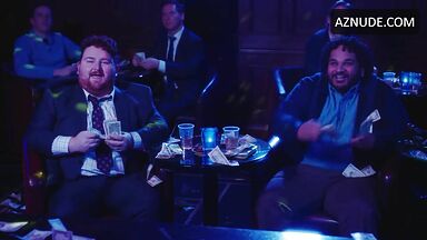 Busy Philipps streaping in Girls5Eva