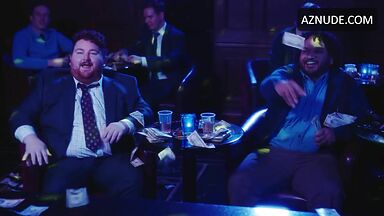 Busy Philipps streaping in Girls5Eva