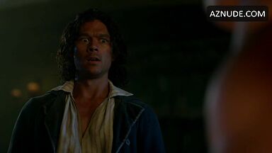 Jessica Parker Kennedy and Lise Slabber sex scenes in Black Sails