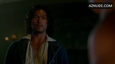 Jessica Parker Kennedy and Lise Slabber sex scenes in Black Sails