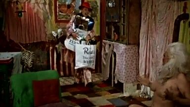 Liz Renay Big Boobs scene in Desperate Living