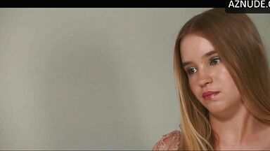 Moxie Owens naked in Girl Lost: A Hollywood Story