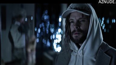 Liliya Moisyeyeva, Sonia Bohosiewicz Sex Scene in Other People