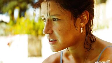 Adele Exarchopoulos sex scene in Revenir (2019)