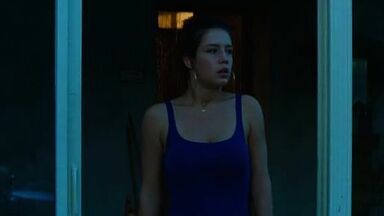 Adele Exarchopoulos sex scene in Revenir (2019)