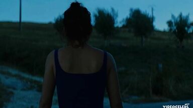 Adele Exarchopoulos sex scene in Revenir (2019)