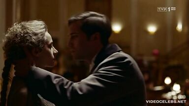 Julia Rosnowska sex scene in Drogi Wolnosci