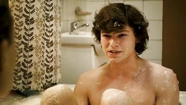 Agnieszka Grochowska and Joanna Majstrak nude scenes in Bez Wstydu (2012)