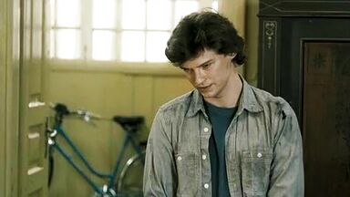 Agnieszka Grochowska and Joanna Majstrak nude scenes in Bez Wstydu (2012)