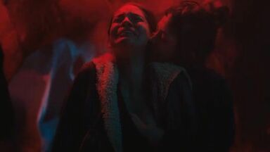 Maria Evoli and Maria Cid sex scenes in Tenemos la carne (2016)