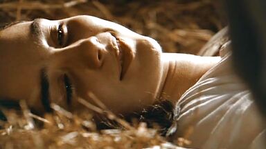 Simone Spoladore sexy scenes in Lavoura Arcaica (2001)