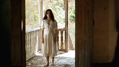 Simone Spoladore sexy scenes in Lavoura Arcaica (2001)