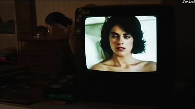 Chloë Grace Moretz lesbic scene in The Miseducation of Cameron Post (2018)