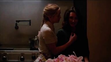 Kristin Davis and Greer Grammer in Deadly Illusions