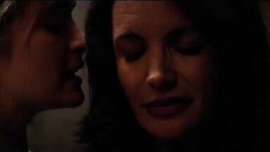 Kristin Davis and Greer Grammer in Deadly Illusions