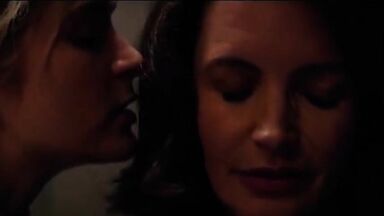 Kristin Davis and Greer Grammer in Deadly Illusions