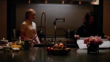 Kristin Davis and Greer Grammer in Deadly Illusions