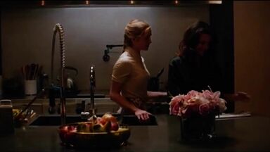 Kristin Davis and Greer Grammer in Deadly Illusions