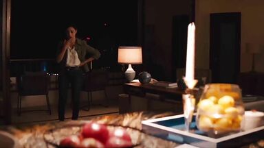 Tori Anderson and Yasmine Al-Bustami lesbic scene in NCIS Hawai