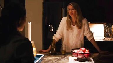 Tori Anderson and Yasmine Al-Bustami lesbic scene in NCIS Hawai