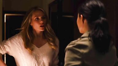 Tori Anderson and Yasmine Al-Bustami lesbic scene in NCIS Hawai