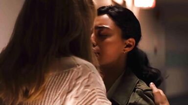 Tori Anderson and Yasmine Al-Bustami lesbic scene in NCIS Hawai