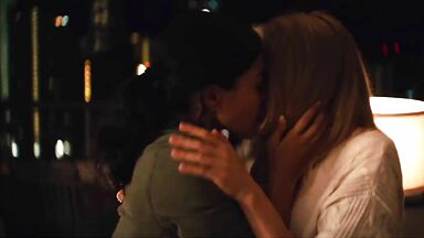 Tori Anderson and Yasmine Al-Bustami lesbic scene in NCIS Hawai