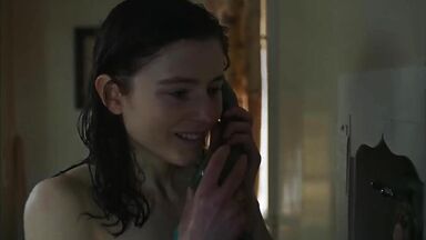 Thomasin McKenzie and  Anne Hathaway lesbians in Eileen (2024)