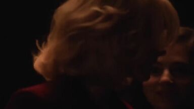 Thomasin McKenzie and  Anne Hathaway lesbians in Eileen (2024)