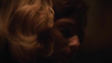 Thomasin McKenzie and  Anne Hathaway lesbians in Eileen (2024)