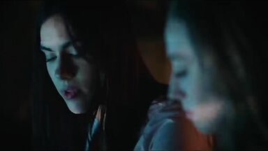 Lesbian scene from Flunk S3 E05