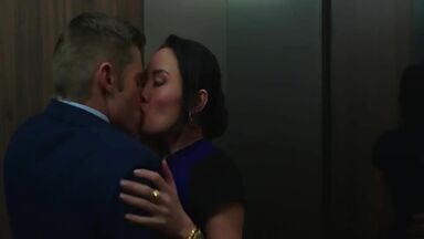 Mike Vogel and Li Jun Li sex scene, Sex/Life
