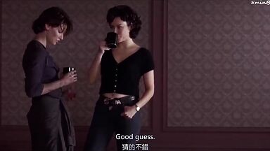 Gina Gershon and Jennifer Tilly as lesbians in Bound (1996)