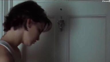 Gina Gershon and Jennifer Tilly as lesbians in Bound (1996)