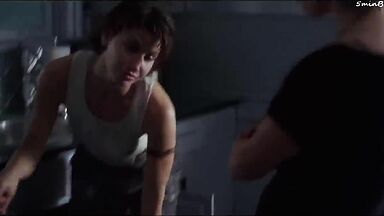 Gina Gershon and Jennifer Tilly as lesbians in Bound (1996)