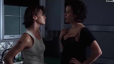 Gina Gershon and Jennifer Tilly as lesbians in Bound (1996)