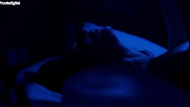 Mariana Di Girolamo and Paola Giannin hot lesbian scenes, Ema