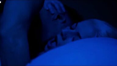 Mariana Di Girolamo and Paola Giannin hot lesbian scenes, Ema