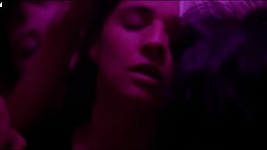 Mariana Di Girolamo and Paola Giannin hot lesbian scenes, Ema