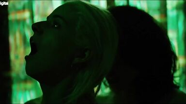 Mariana Di Girolamo and Paola Giannin hot lesbian scenes, Ema