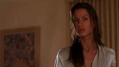 Rhona Mitra rape in Hollow Man