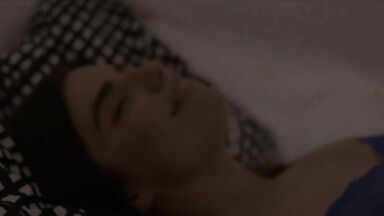 Constance Wu and Angela Trimbur lesbic sex in The Feels